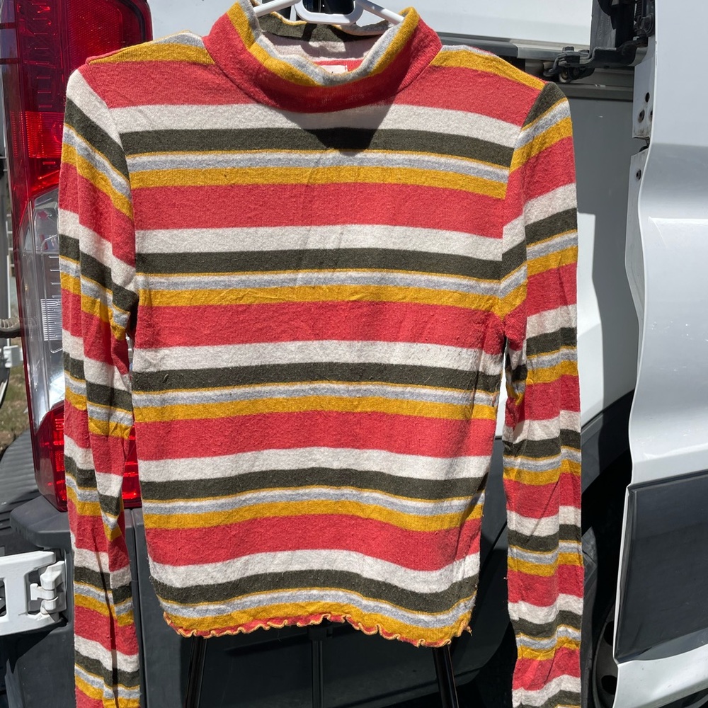 Stripped turtle neck
